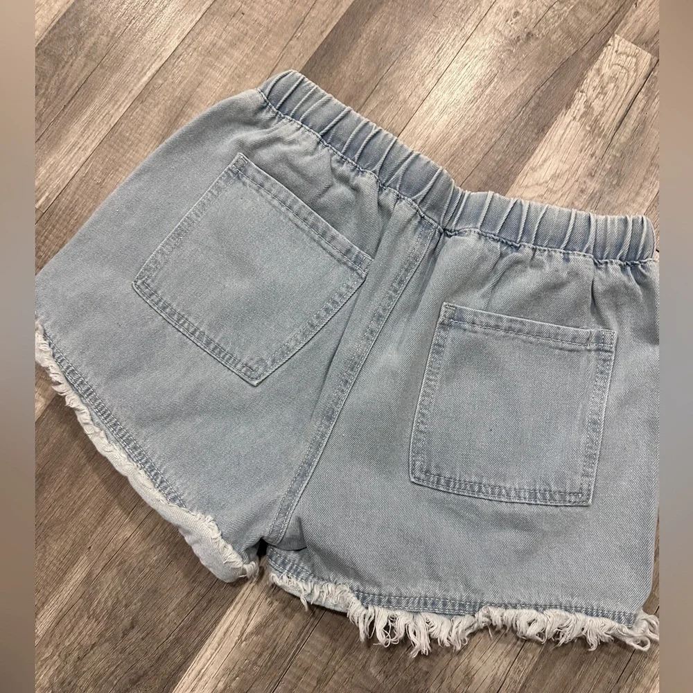 Elastic waist side medium jean shorts